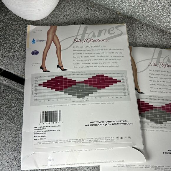 NIB Silk Reflections Y2K Control Top Pantyhose Taupe Pearl Medium - Picture 4 of 6